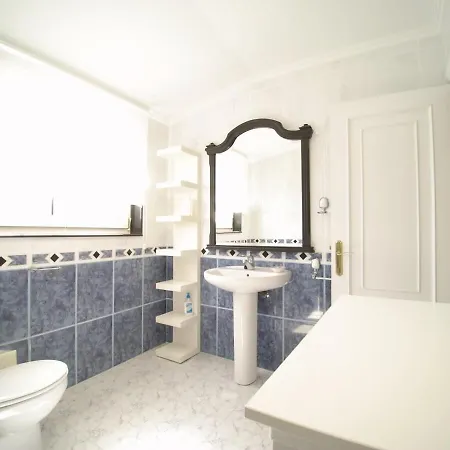 The Cliffs - Le Nid De Martina