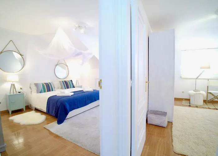 The Cliffs - Le Nid De Martina